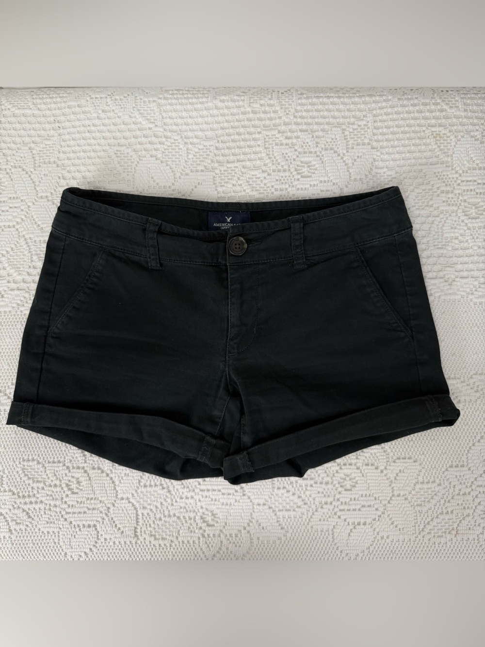 American Eagle Black Midi Stretch Shorts Size 0 Low Rise Cuffed Denim